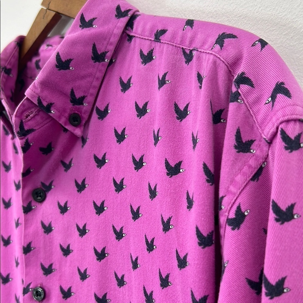 T. Express Long Sleeve Button Up Shirt Men's Medium Birds Pink Valentine's Day - Picture 5 of 8